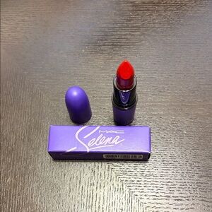 MAC Cosmetics Selena Collection Lipstick - Como La Flor 🌹